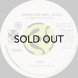 画像1: BULL / DIGGIN ON MRS. JONES (45's) (1)