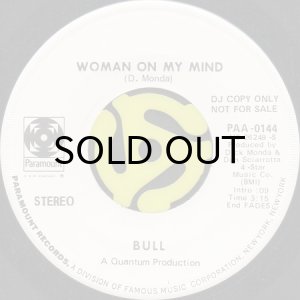 画像2: BULL / DIGGIN ON MRS. JONES (45's) (2)