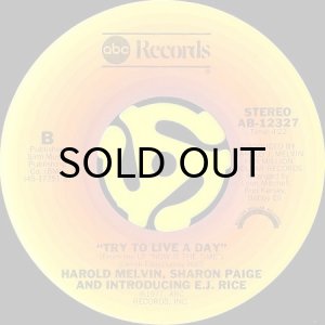 画像2: HAROLD MELVIN & THE BLUE NOTES / BABY, YOU GOT MY NOSE OPEN b/w TRY TO LIVE A DAY (45's) (2)