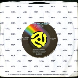 画像3: LEON HAYWOOD / LIFE GOES ON (45's) (3)