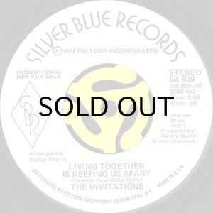 画像2: THE INVITATIONS / LIVING TOGETHER IS KEEPING US APART (45's) (WHITE PROMO) (2)