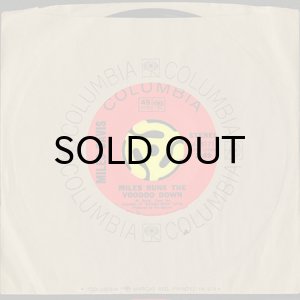 画像3: MILES DAVIS / MILES RUNS THE VOODOO DOWN b/w SPANISH KEY (45's) (3)