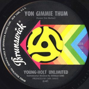 画像2: YOUNG-HOLT UNLIMITED / DIG HER WALK b/w YON GIMMIE THUM (45's) (2)
