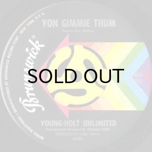 画像2: YOUNG-HOLT UNLIMITED / DIG HER WALK b/w YON GIMMIE THUM (45's) (2)