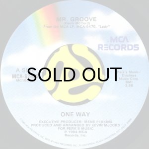 画像1: ONE WAY / MR. GROOVE b/w DYNOMITE (45's) (1)