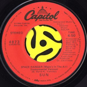 画像2: SUN / SPACE RANGER (MAJIC'S IN THE AIR) (45's) (2)
