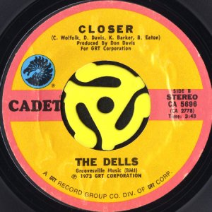 画像2: THE DELLS / GIVE YOUR BABY A STANDING OVATION b/w CLOSER (45's) (2)